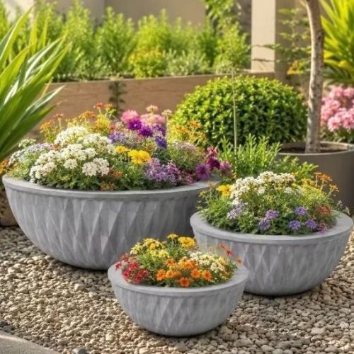 conjunto de 3 bacias para plantas na cor cinza